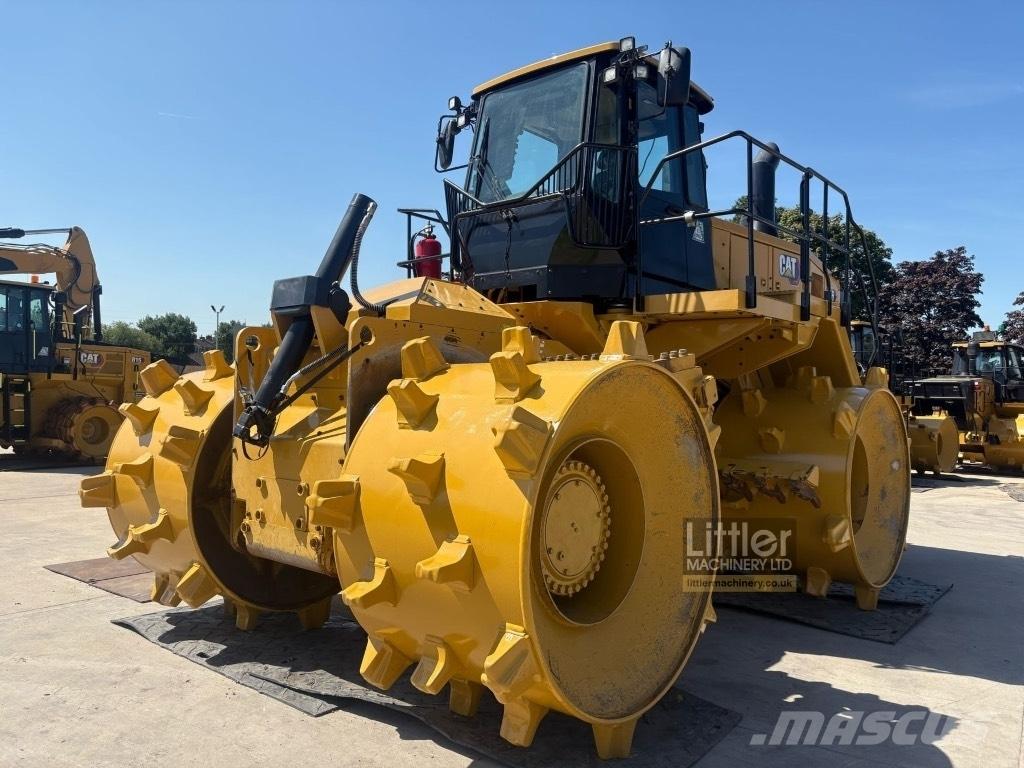 CAT 826 Atliekų presai