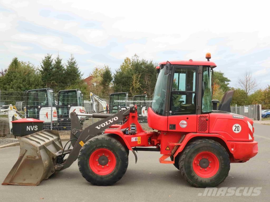 Volvo L 35 G Naudoti ratiniai krautuvai