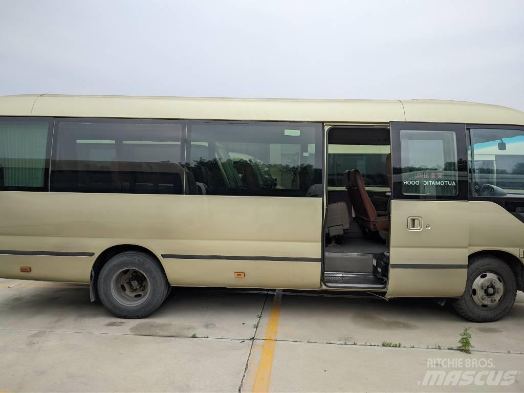 Toyota Coaster Tarpmiestiniai autobusai