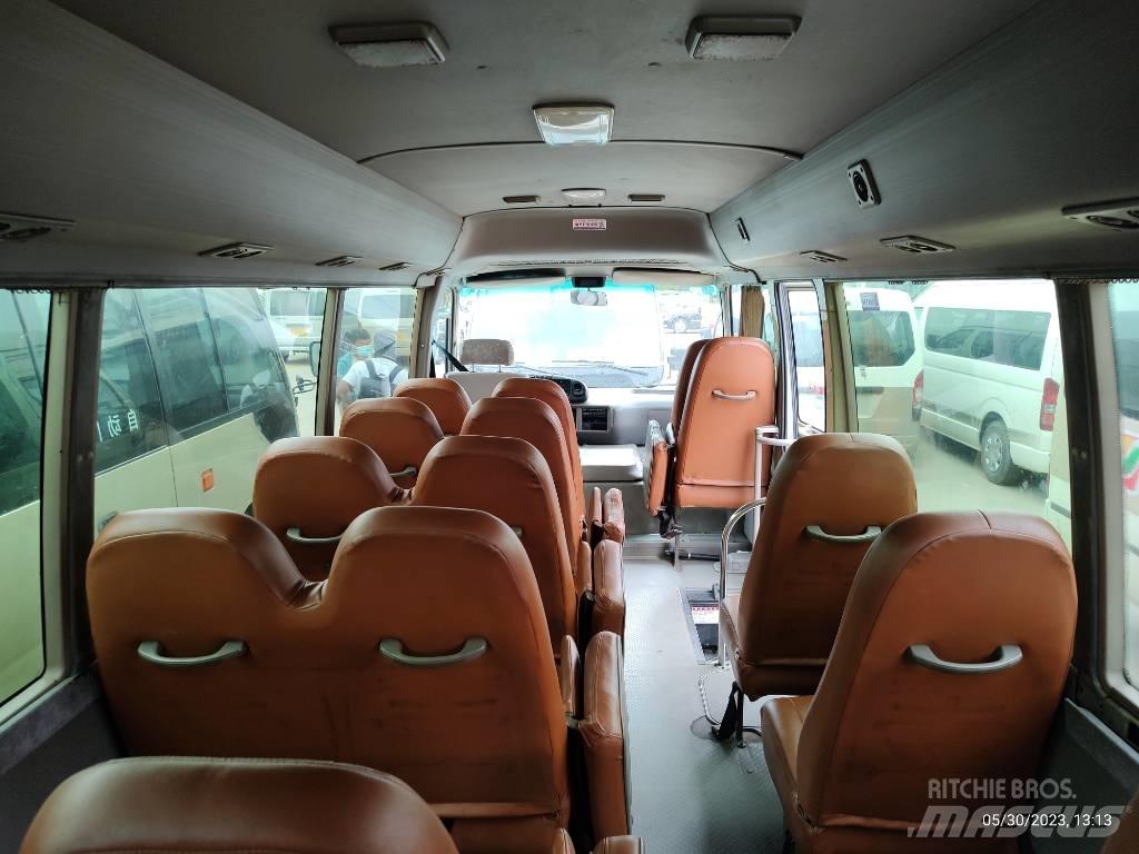 Toyota Coaster Tarpmiestiniai autobusai