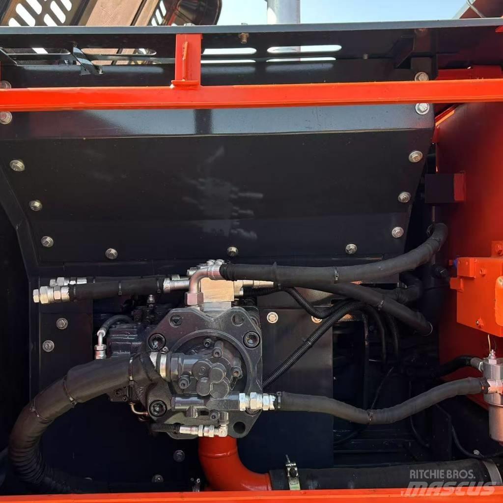 Doosan 225LC-9c Vikšriniai ekskavatoriai