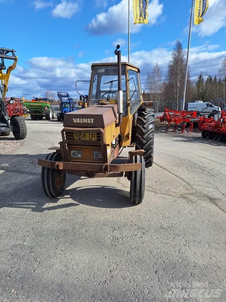 Valmet 702 Traktoriai