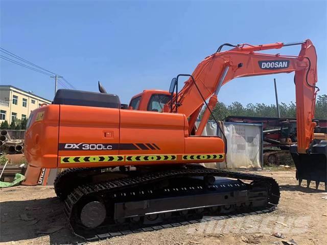 Doosan DX300 Vikšriniai ekskavatoriai
