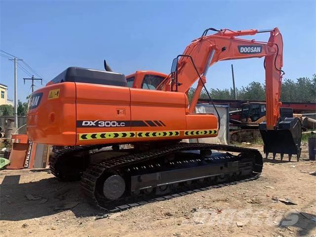 Doosan DX300 Vikšriniai ekskavatoriai