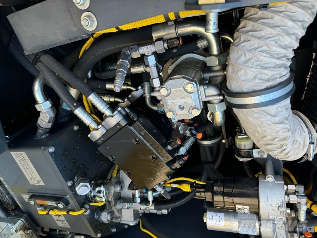 Bomag BF 300 C-2 Asfalto klotuvai