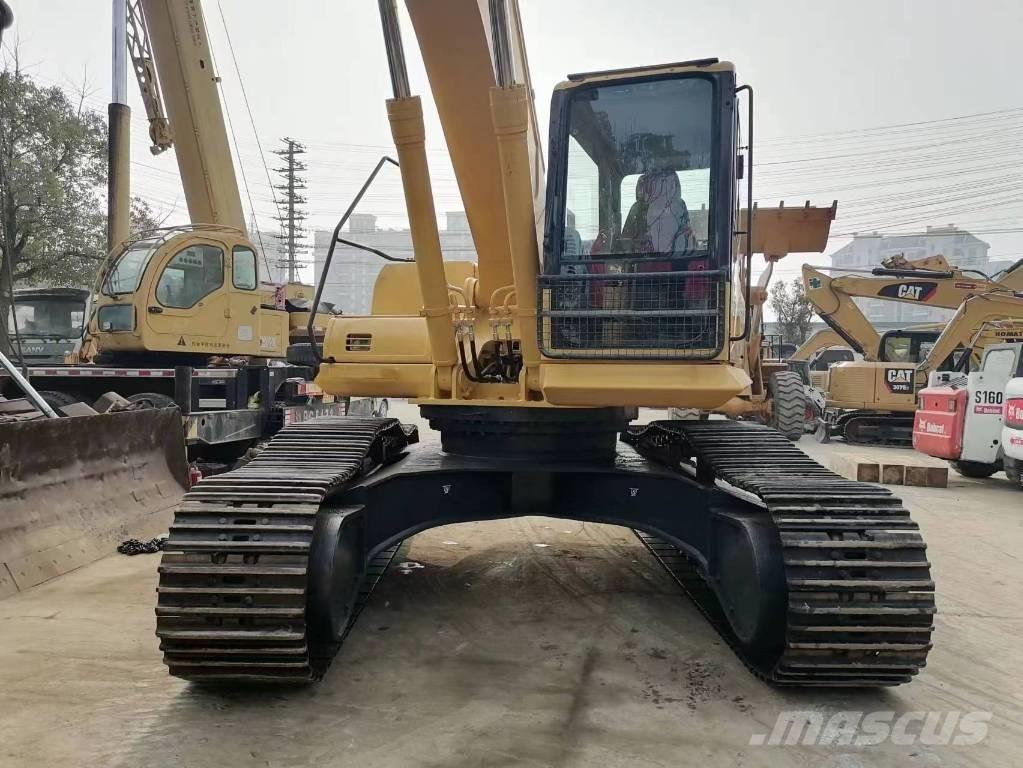 Komatsu PC 300 Vikšriniai ekskavatoriai