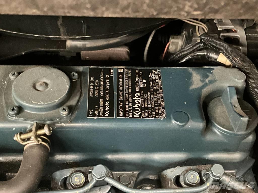 Bobcat S 130 Krautuvai su šoniniu pasukimu
