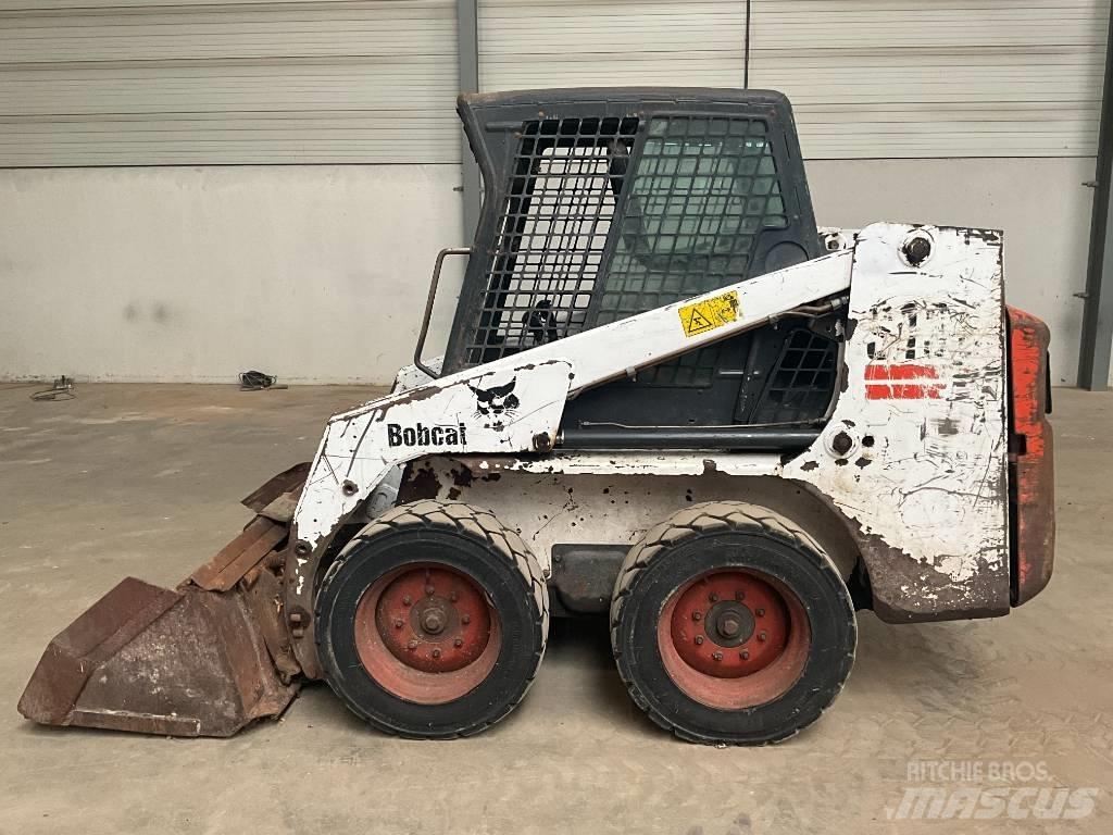 Bobcat S 130 Krautuvai su šoniniu pasukimu