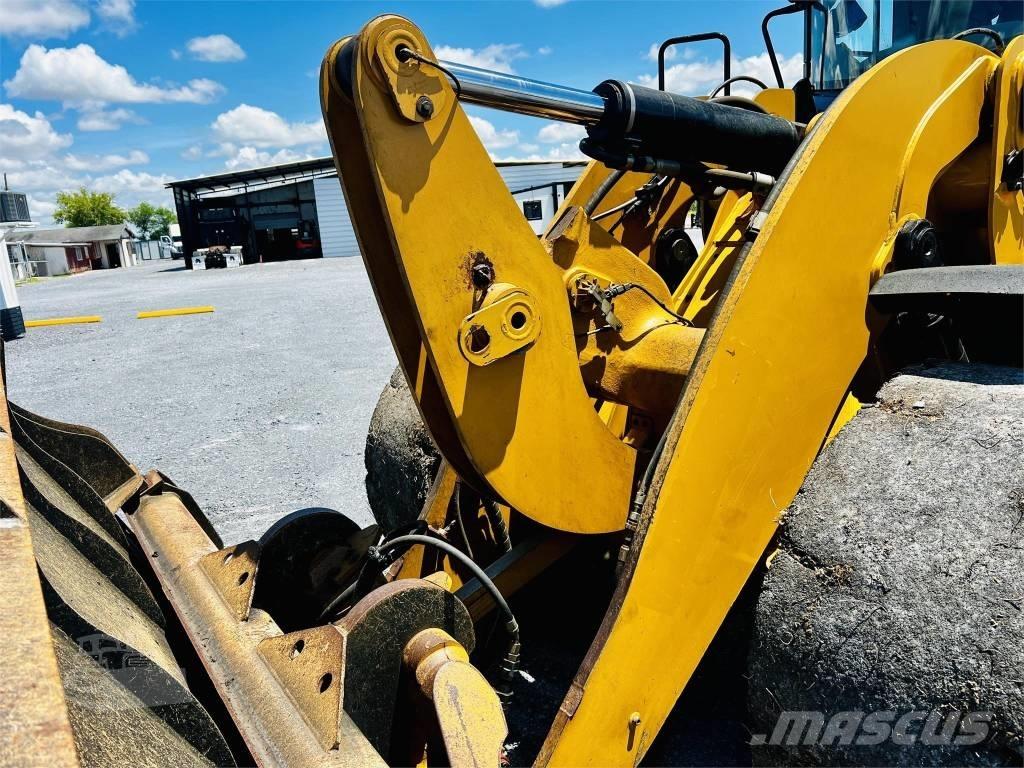 CAT 938 M Naudoti ratiniai krautuvai