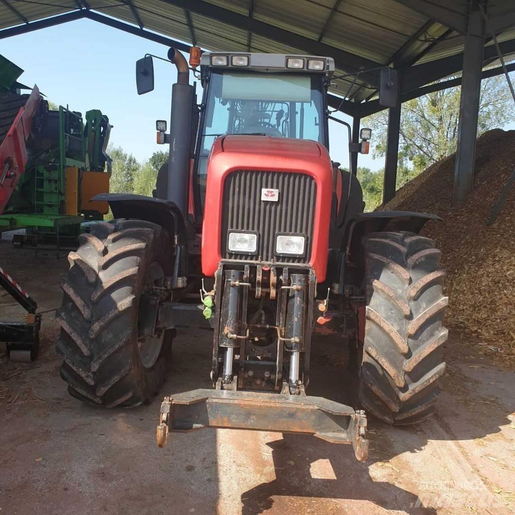 Massey Ferguson 8260 Traktoriai
