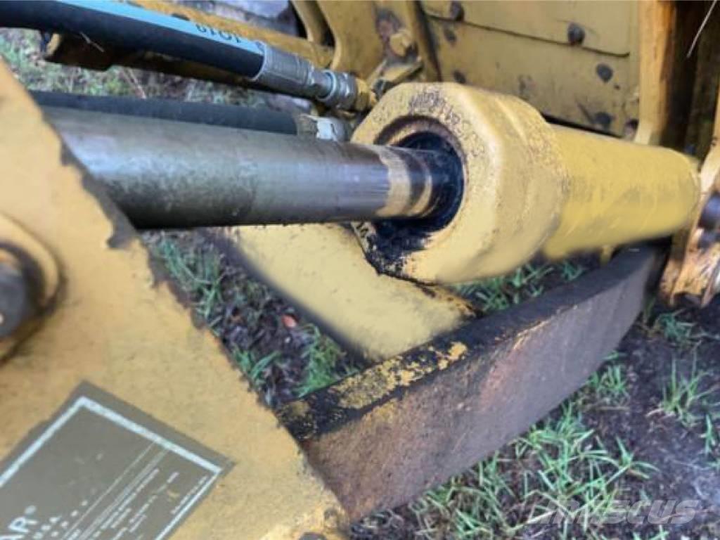 CAT D 5 G Vikšriniai buldozeriai