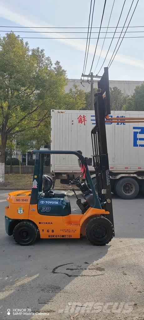 Toyota FD 30 Dyzeliniai krautuvai