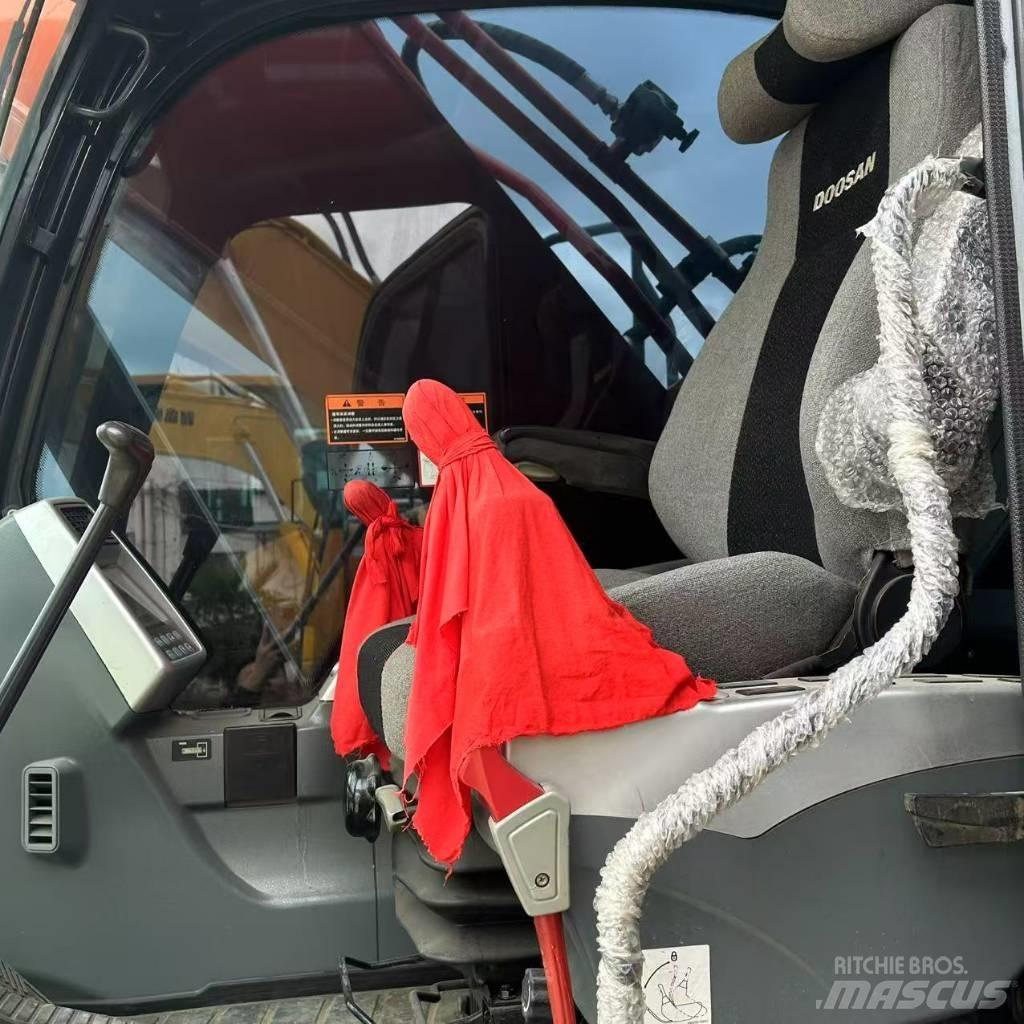 Doosan 225LC-9 Vikšriniai ekskavatoriai