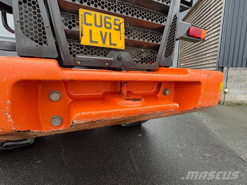 Hitachi ZW 220-5B Naudoti ratiniai krautuvai