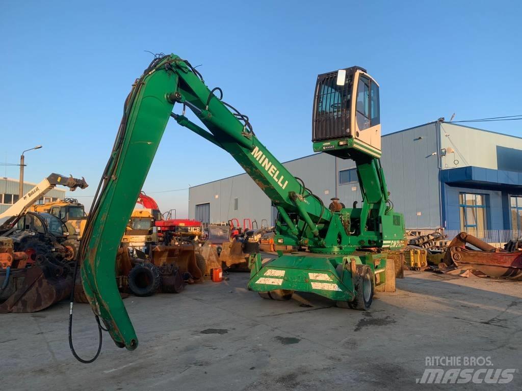 Minelli CM210 Ratiniai ekskavatoriai