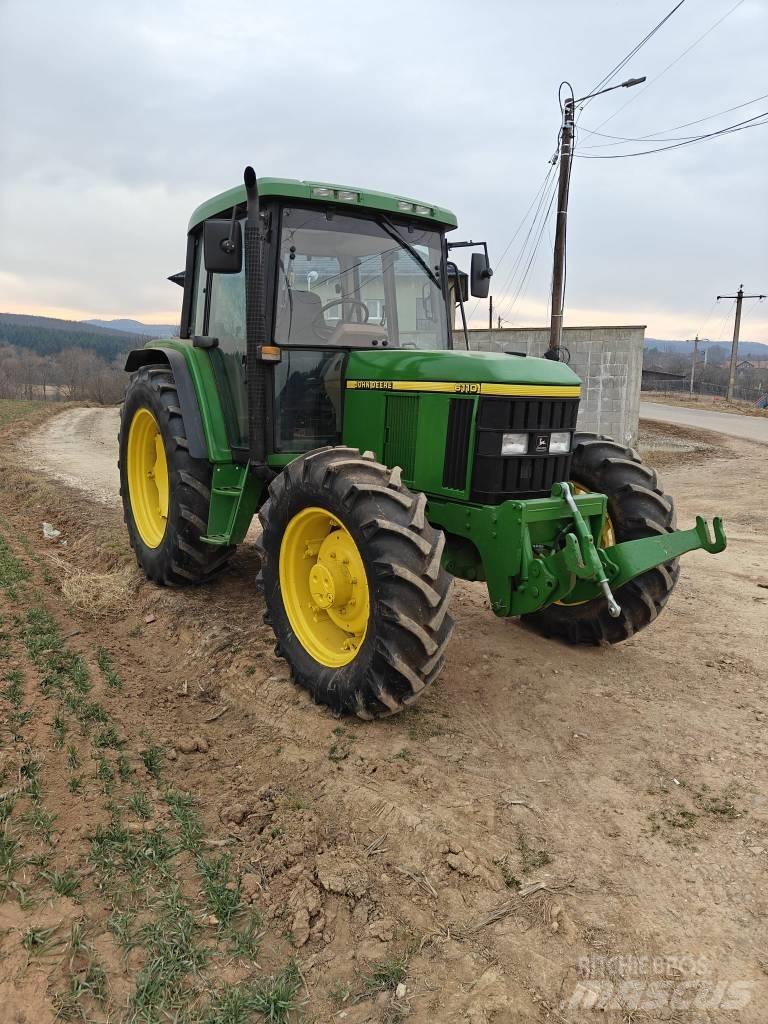 John Deere 6100 Traktoriai