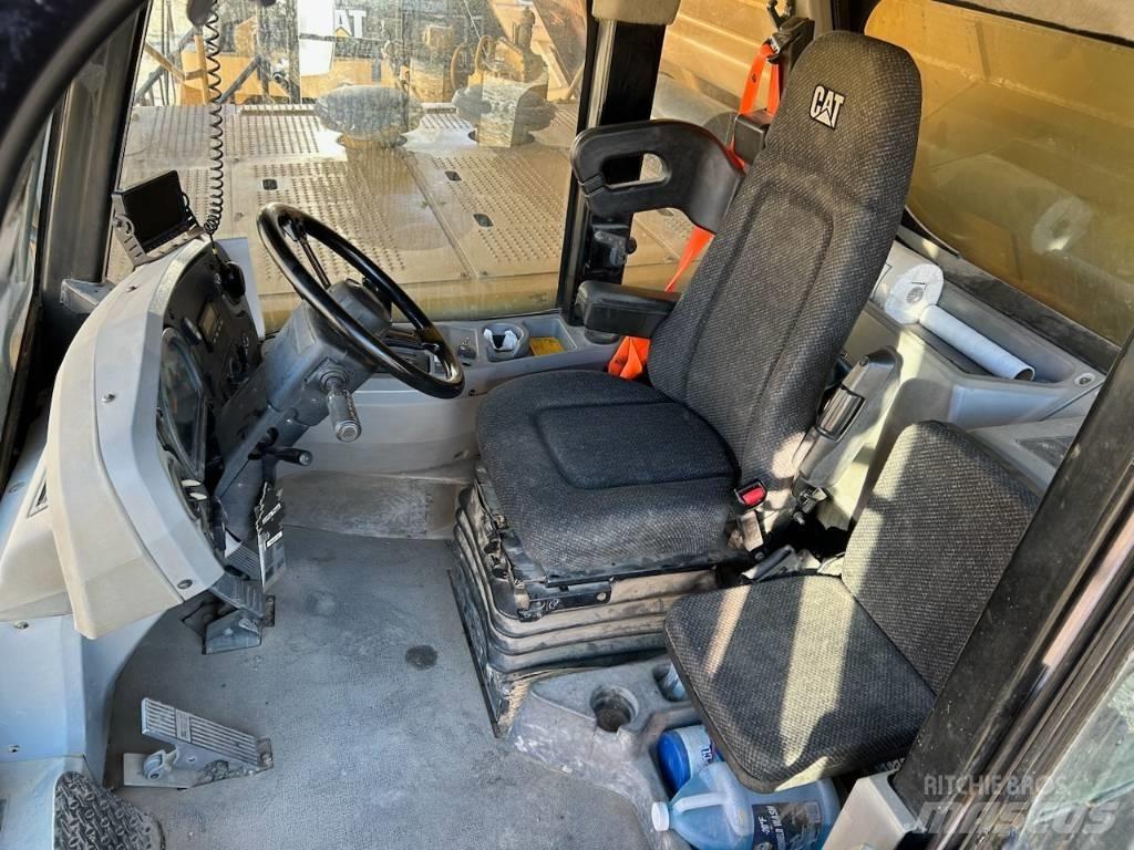CAT 777F Karjeriniai savivarčiai