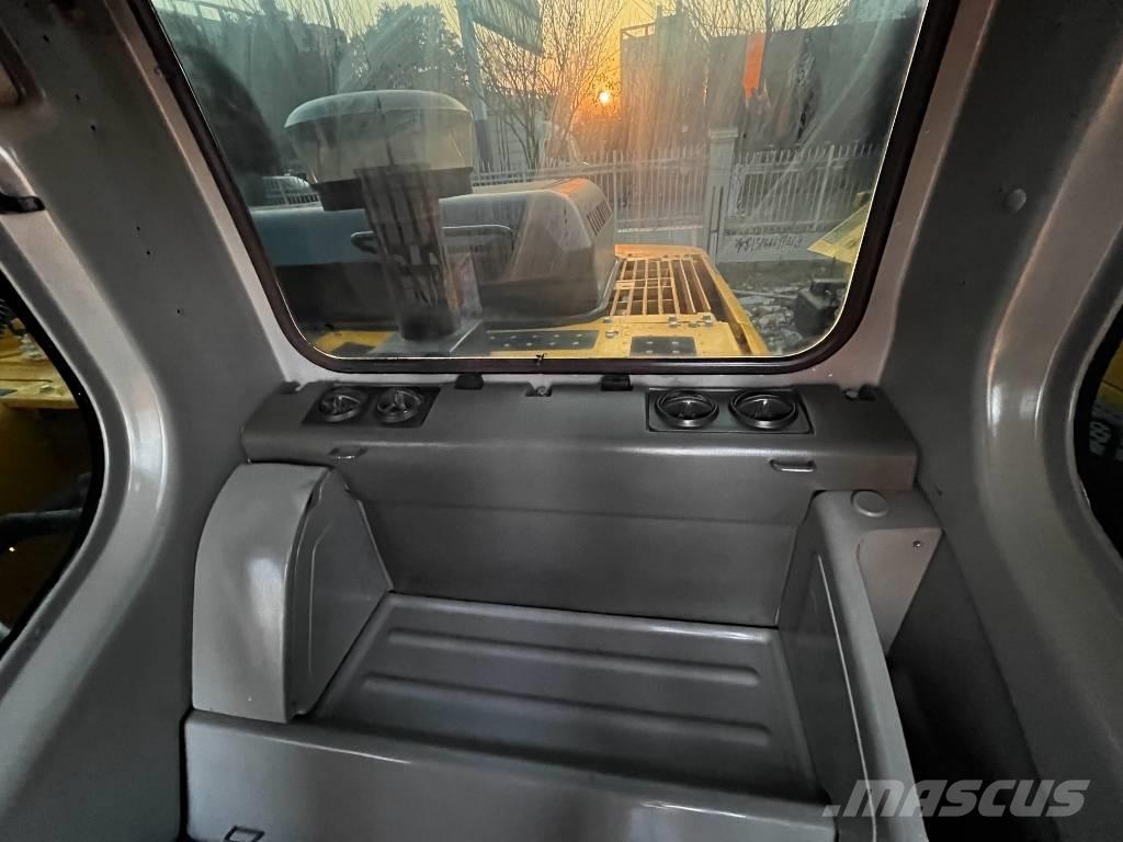 Komatsu PC270 Vikšriniai ekskavatoriai