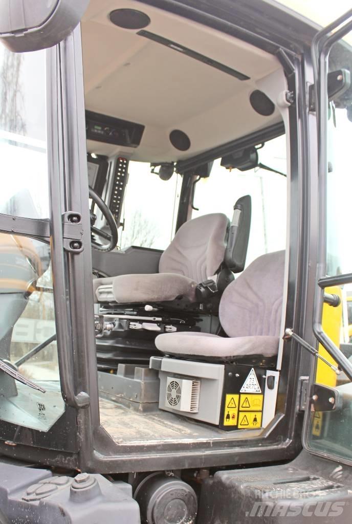 JCB Fastrac 4220 Traktoriai