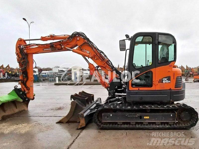 Doosan DX85R Vikšriniai ekskavatoriai