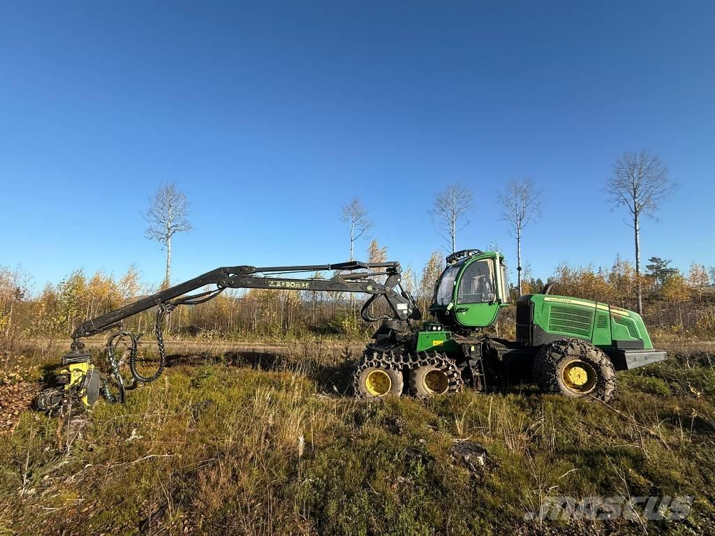 John Deere 1070 E Miško technika (Harvesteriai)
