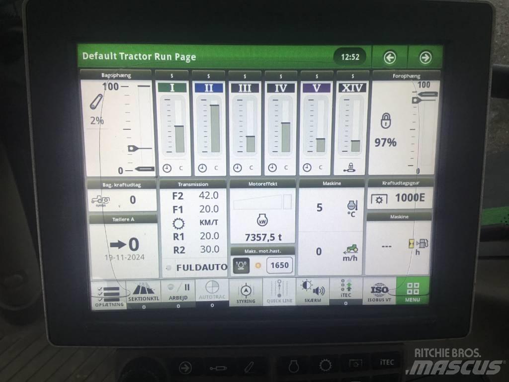 John Deere 6215 R Traktoriai