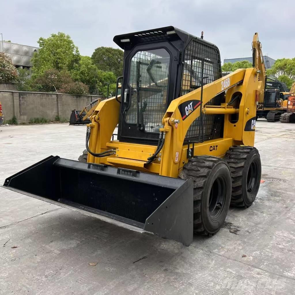 CAT 246 B Mini krautuvai