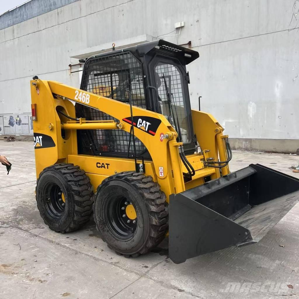 CAT 246 B Mini krautuvai