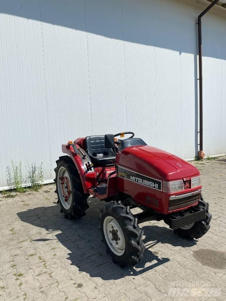 Mitsubishi MT205 Naudoti kompaktiški traktoriai