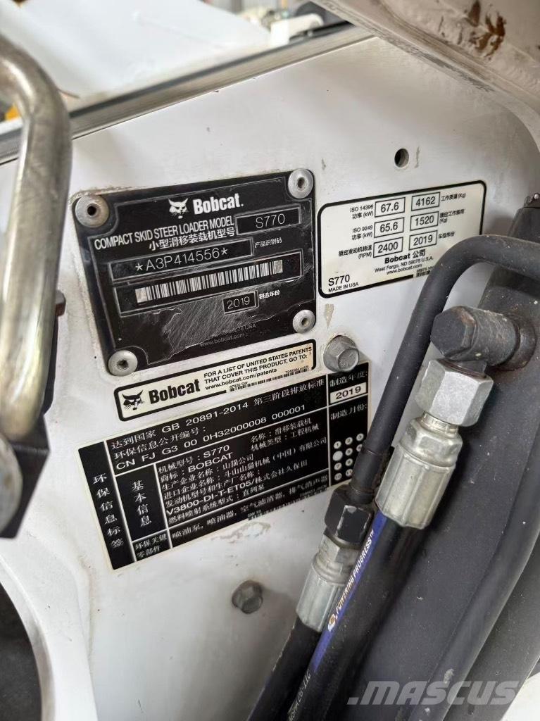 Bobcat S 770 Krautuvai su šoniniu pasukimu