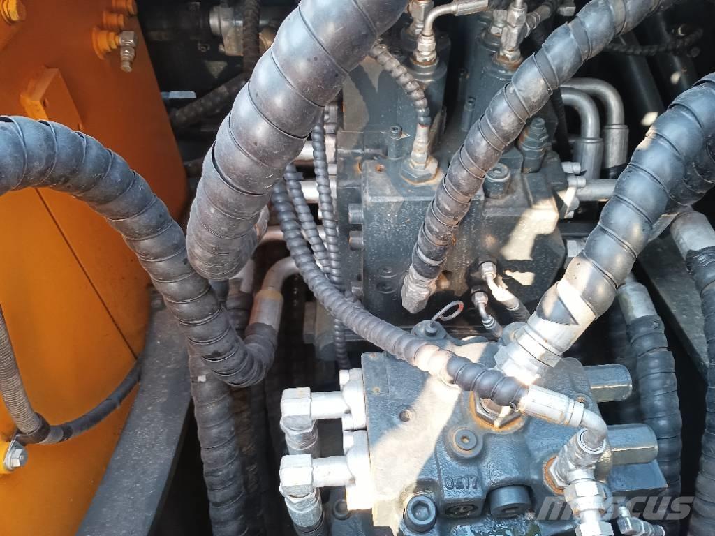 Hyundai R 220-9 S Vikšriniai ekskavatoriai