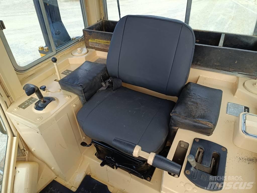 CAT D5H Vikšriniai buldozeriai