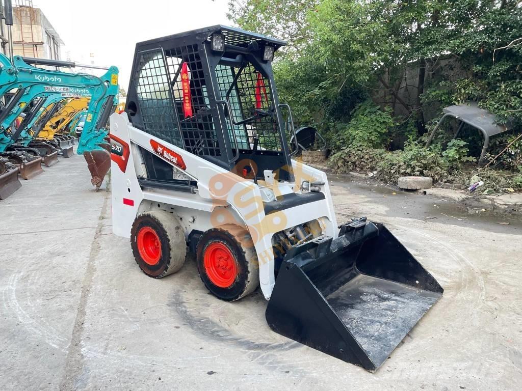 Bobcat S70 Krautuvai su šoniniu pasukimu