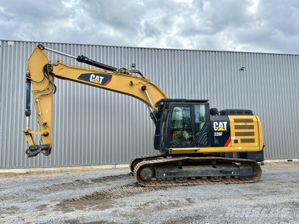 CAT 326 F L Vikšriniai ekskavatoriai