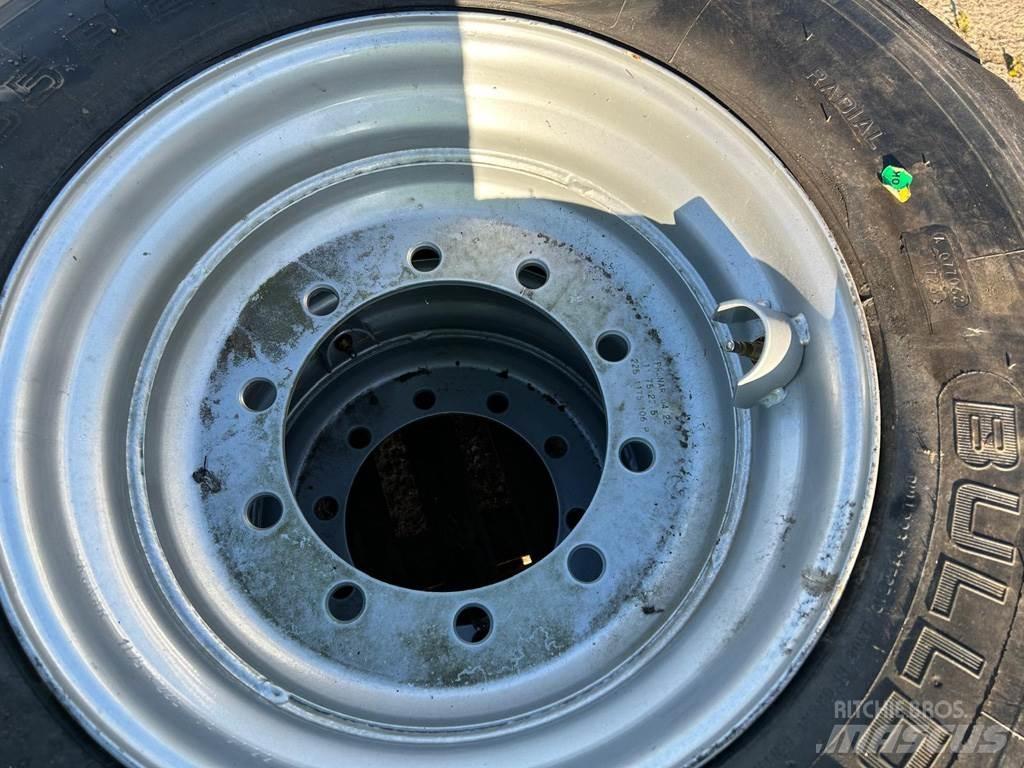  385X65X22.5 Padangos, ratai ir ratlankiai