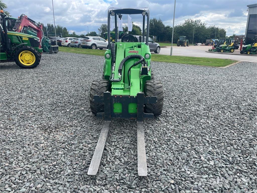 Avant 755I Naudoti ratiniai krautuvai