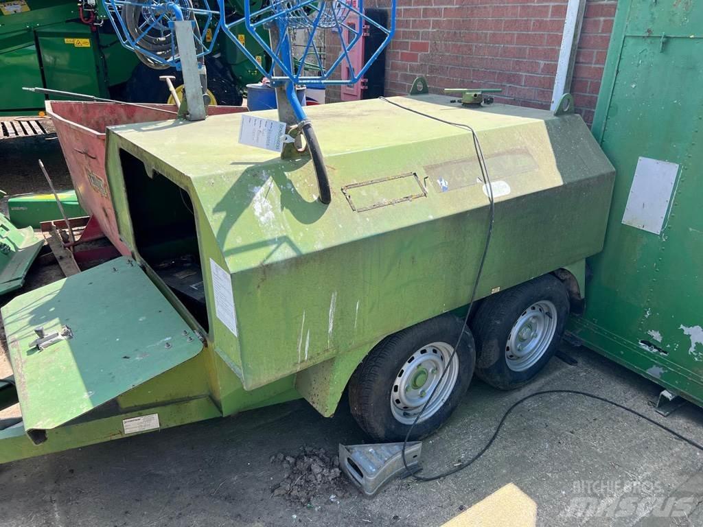  FUEL BOWSER Žemės ūkis - Kita