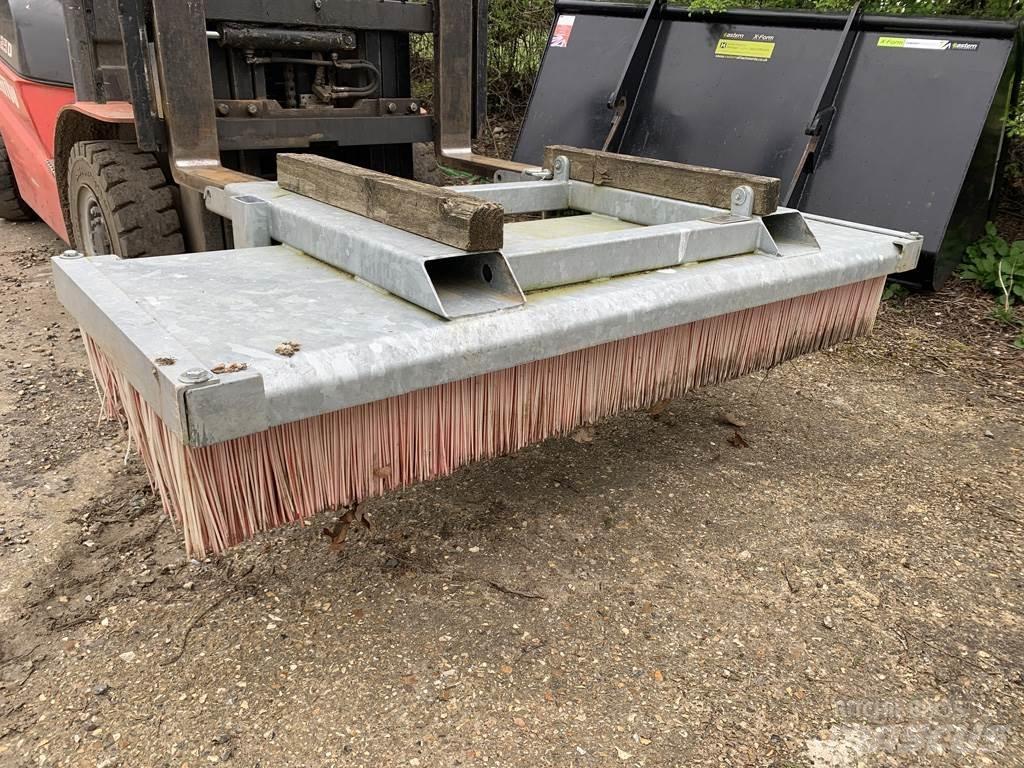 Jacobsen 6FT YARD Žemės ūkis - Kita