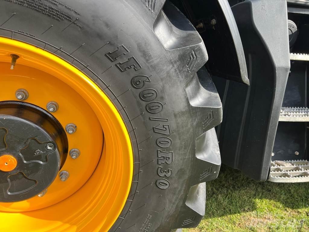 JCB 4220 FASTRAC Traktoriai