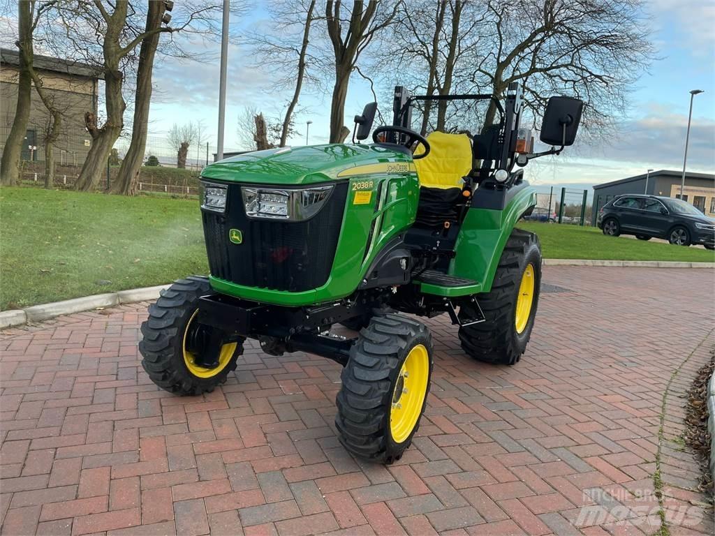 John Deere 2038R Naudoti kompaktiški traktoriai