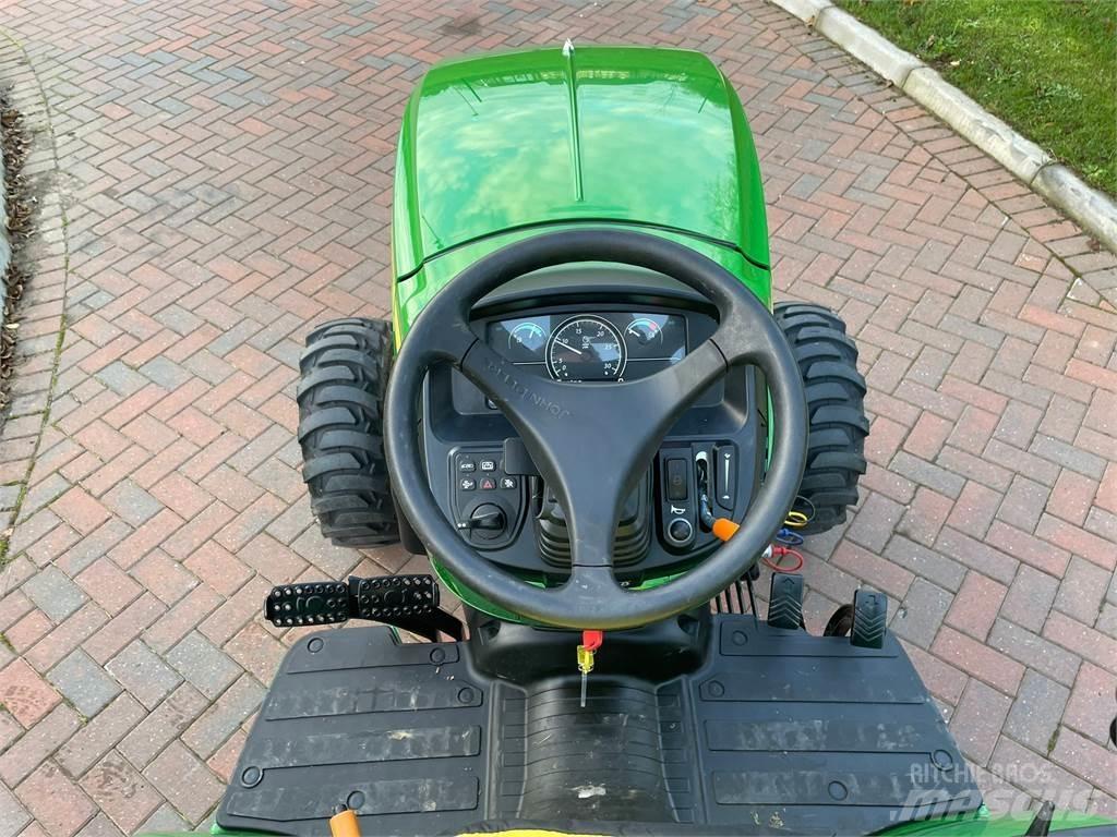 John Deere 2038R Naudoti kompaktiški traktoriai