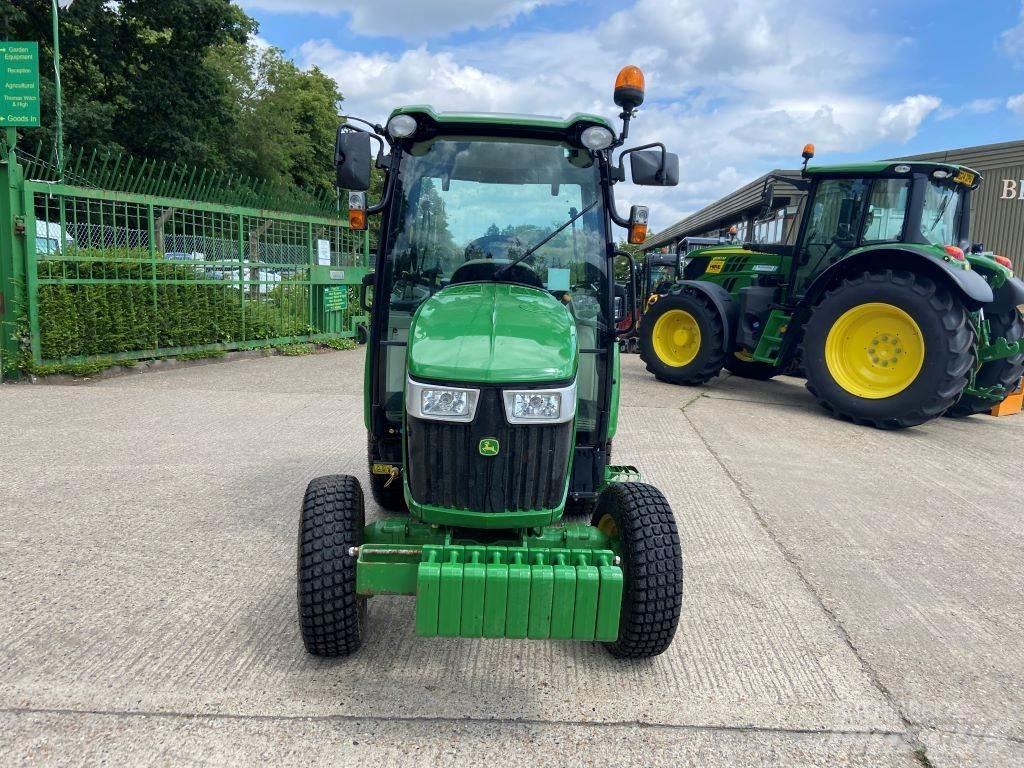 John Deere 3046R Naudoti kompaktiški traktoriai