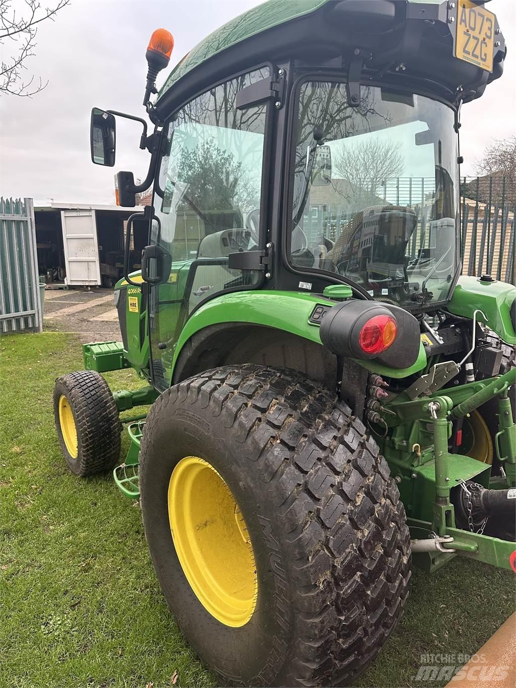 John Deere 4066R Naudoti kompaktiški traktoriai