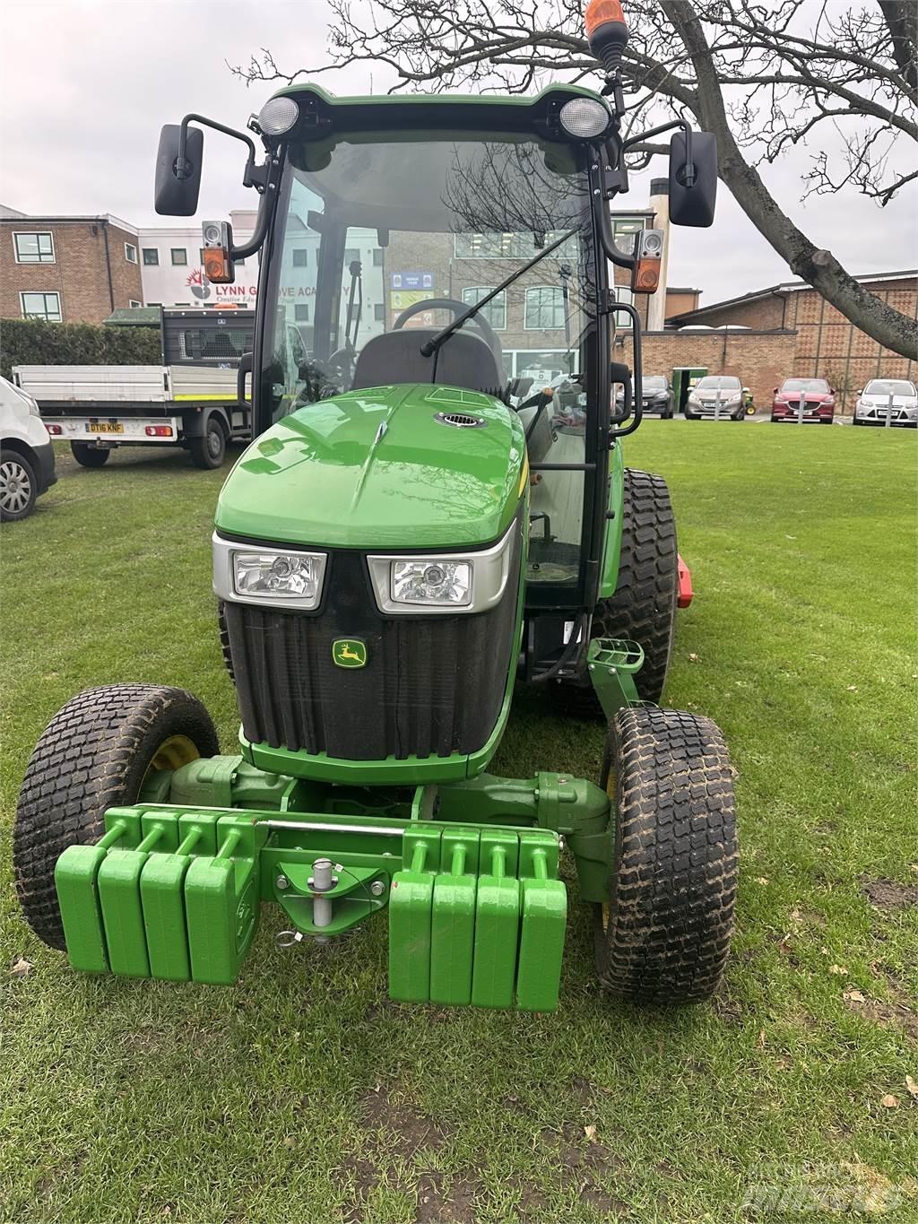 John Deere 4066R Naudoti kompaktiški traktoriai