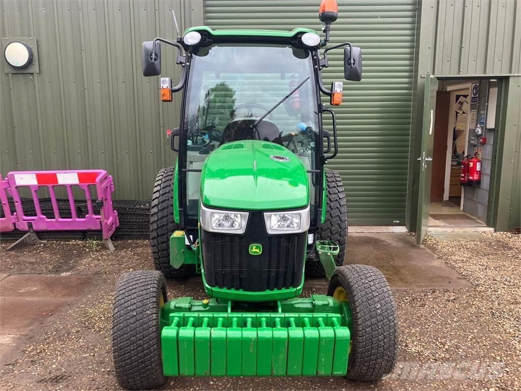 John Deere 4066R Naudoti kompaktiški traktoriai