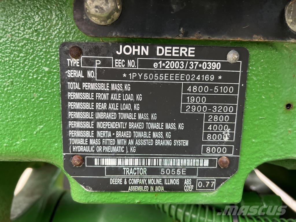 John Deere 5055E Traktoriai
