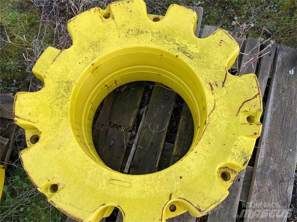 John Deere 600KG Padangos, ratai ir ratlankiai