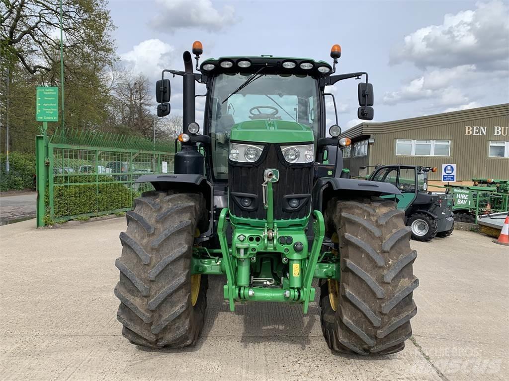 John Deere 6215R Traktoriai