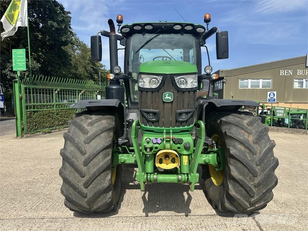 John Deere 6215R Traktoriai