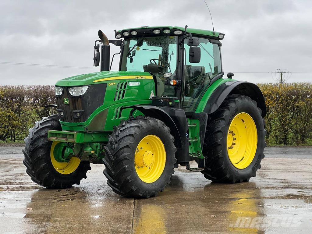 John Deere 6215R Traktoriai